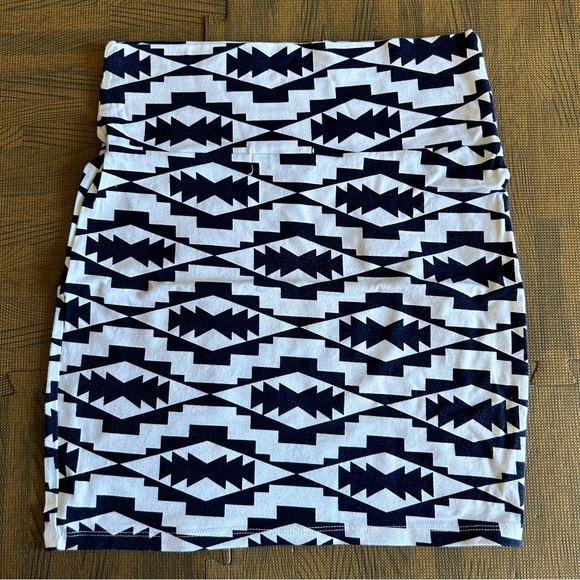 💥3/$17💥 Charlotte Russe | Navy Aztec High-Waisted Bodycon Mini Skirt | Size S - Picture 4 of 11